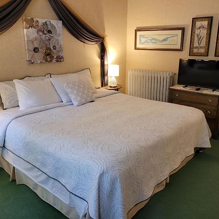 Ruby Manor Bed & Breakfast Gananoque Luaran gambar