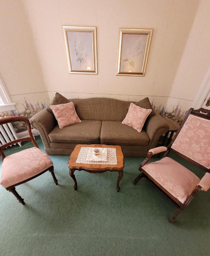 Ruby Manor Bed & Breakfast Gananoque Luaran gambar