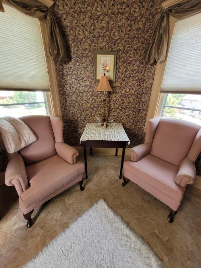 Ruby Manor Bed & Breakfast Gananoque Luaran gambar